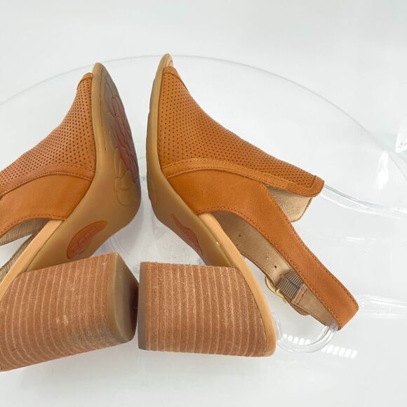 Born Women Sutra Sandal Women 9 Brown Perforated Heels Leather Open Toe - Picture 9 of 13